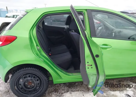 2011 Mazda Mazda2 Sport z USA, uszkodzony, nr VIN JM1DE1HY3B0126679